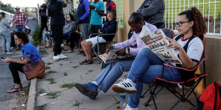 News24 | Namibia vote extends into Saturday in places after logistic trouble