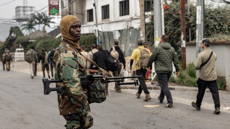Eye on Africa – Rwanda-backed rebels advance into eastern DR Congo’s second major city of Bukavu – FRANCE 24 English Eye on Africa – Rwanda-backed rebels advance into eastern DR Congo’s second major city of Bukavu – FRANCE 24 English