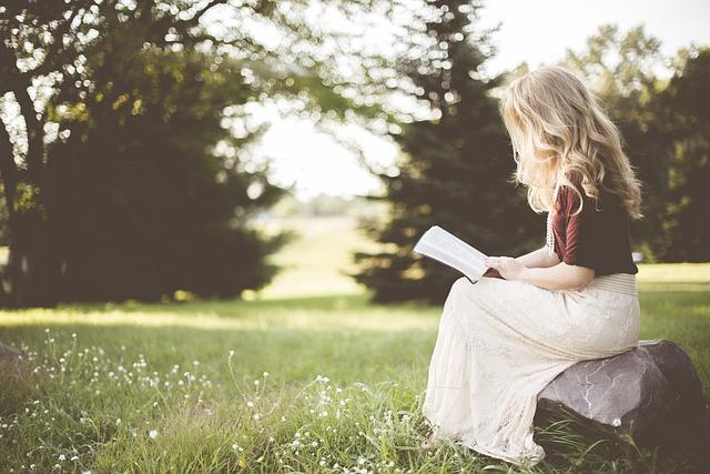 Reading Reviews and Testimonials for Credibility