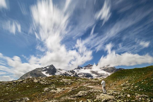 The Best Hiking Trails for Adventurous Climbers