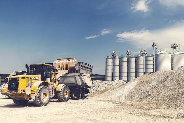 Economic Implications of Large ⁤Excavator Exports for Local Job Creation
