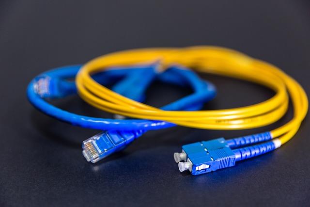 Understanding the Role of Fiber Optic Technology in Expanding Broadband access