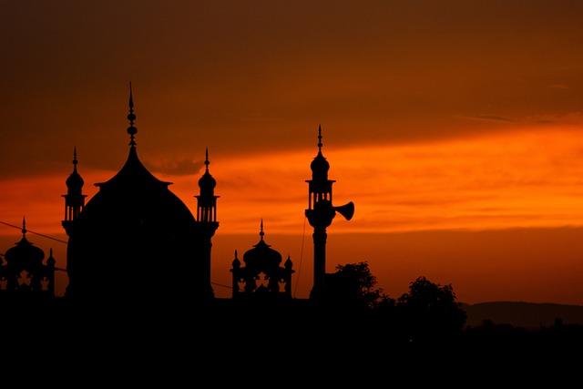Contemporary Challenges: Navigating Modernity During the holy Month