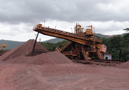 Netizens divided: is the Iron Ore Train ride to the Sahara Desert worth it? – IOL