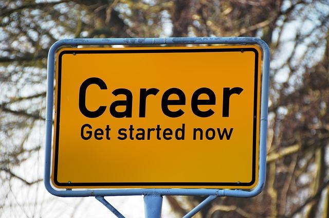 Exploring the Connection Between Career Guidance and Sports in Youth Development