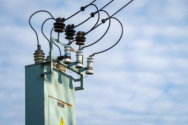 Challenges ‍Faced​ in ‌the Construction and⁤ Operation⁤ of the Power ​Line