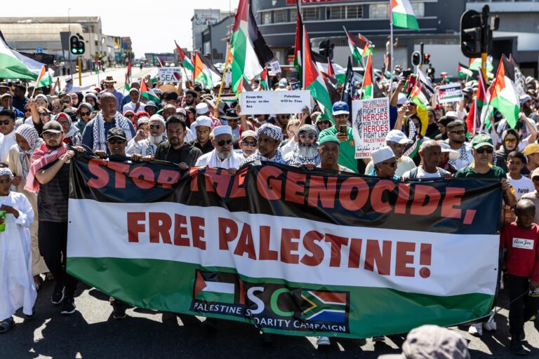 Powerful Voices Unite: Hundreds Rally for Gaza in Historic Senegal Protest Powerful Voices Unite: Hundreds Rally for Gaza in Historic Senegal Protest